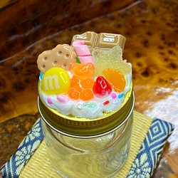 お菓子の国 ガラスミニ瓶 1枚目の画像