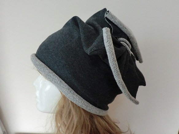 おしゃれな肌にやさしい綿帽子　杢糸　ダークグレー　後ろリボン 1枚目の画像