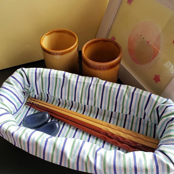 麻ひものカトラリーケース　洗えるリバーシブル布付き(ストライプ×こげ茶) 1枚目の画像