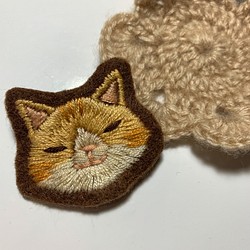 刺繍ブローチ 茶トラ猫 ブローチ nana 通販｜Creema(クリーマ)