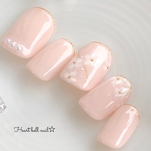 ミルキーピンクの小花ネイル ピンク ホワイト フラワー ウエディング 成人式 ネイルチップ ネイルシール Heart Bell Nail 通販 Creema クリーマ ハンドメイド 手作り クラフト作品の販売サイト