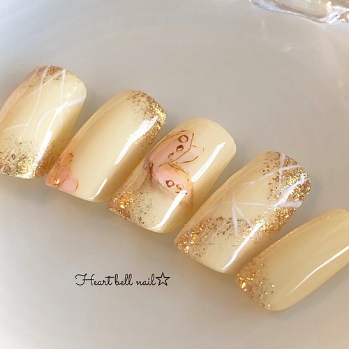 ひらひら蝶々 ネイルチップ 和柄 成人式ネイル クリーム色 蝶 ネイルチップ ネイルシール Heart Bell Nail 通販 Creema クリーマ ハンドメイド 手作り クラフト作品の販売サイト