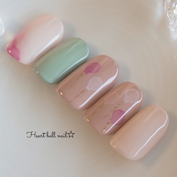 ふわふわ風船ネイルチップ ケース ヤスリ 両面テープ付き ネイルチップ ネイルシール Heart Bell Nail 通販 Creema クリーマ ハンドメイド 手作り クラフト作品の販売サイト