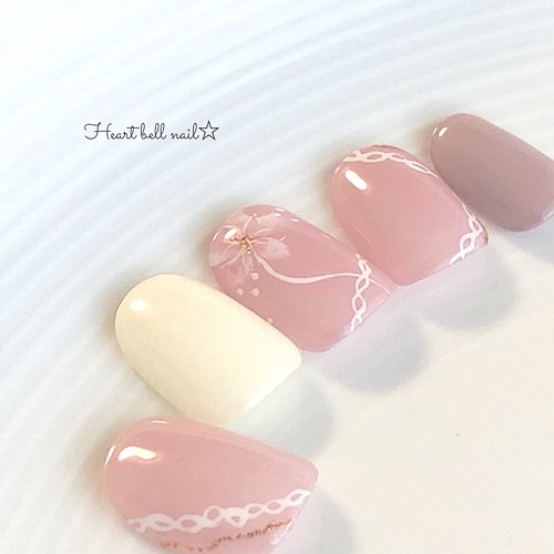 モーブピンクのゆらめくフラワーネイルチップ モーブピンク フラワー 春ネイル ネイルチップ ネイルシール Heart Bell Nail 通販 Creema クリーマ ハンドメイド 手作り クラフト作品の販売サイト