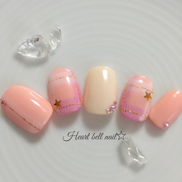 New イチゴミルクのチェックネイル ケース 両面テープ ヤスリ付き ネイルチップ ネイルシール Heart Bell Nail 通販 Creema クリーマ ハンドメイド 手作り クラフト作品の販売サイト