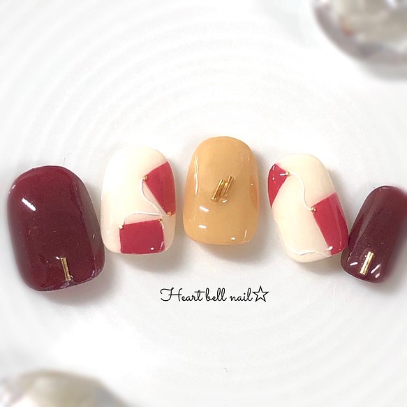 ボルドーカラーのプレートネイル 秋冬ネイル ボルドー プレート柄 和装 ネイルチップ ネイルシール Heart Bell Nail 通販 Creema クリーマ ハンドメイド 手作り クラフト作品の販売サイト