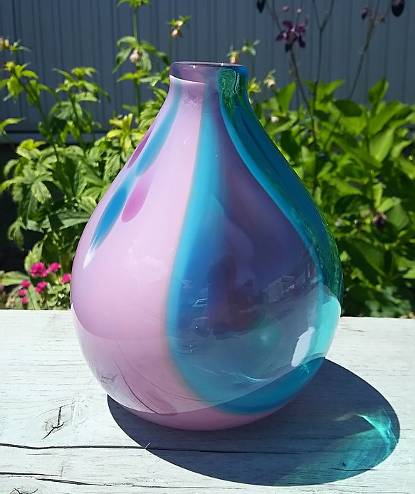 宙吹きガラス製花瓶