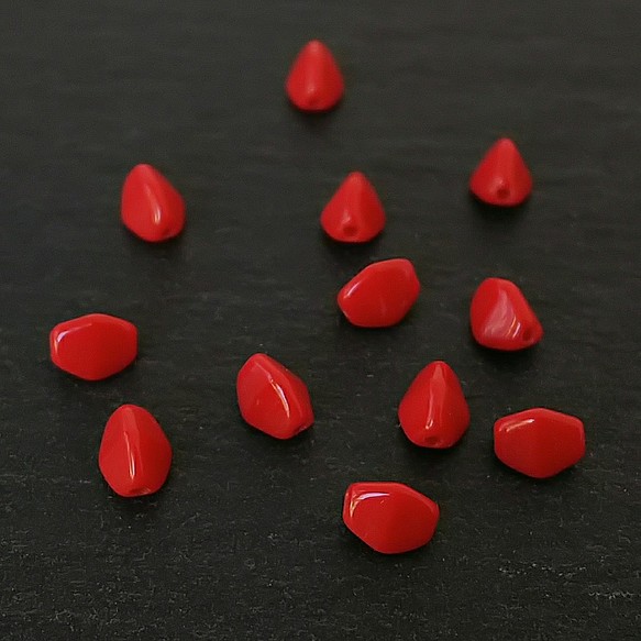 赤い実はじけた　チェコビーズ　5mm 12個 1枚目の画像