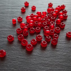 鈴なりの赤い実　日本製ビンテージシードビーズ　7g(約65個) 1枚目の画像