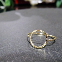 華奢な真鍮まんまるリング（中サイズ） 1枚目の画像