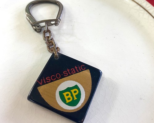 70s フレンチキーホルダー ブルボン BP オイル Visco 2000 - 雑貨