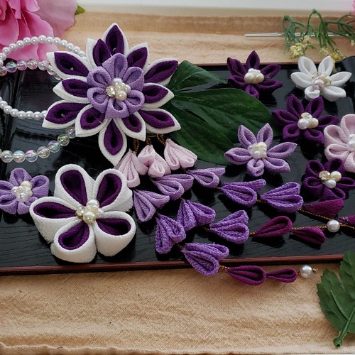 つまみ細工髪飾り 摘まみ細工藤の花 パール 紫 白 銀 金 着物 ⭐～楓樺