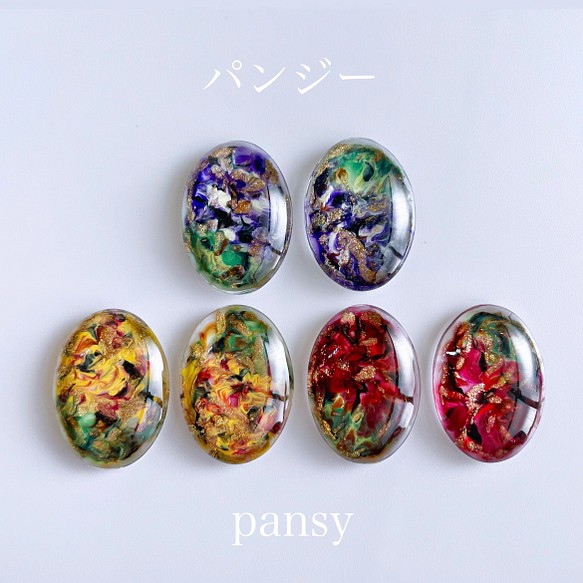 《選べる》glass oval pansy motif Earrings 1枚目の画像