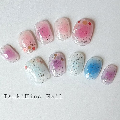 ピンク ブルー キラキラ シルバーラメ 梅雨 ドット チークネイル チップ ネイルチップ ネイルシール ツキキノ Nail 通販 Creema クリーマ ハンドメイド 手作り クラフト作品の販売サイト