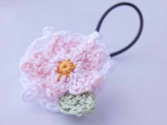 かぎ針編み髪飾り　レース芝桜〈ピンク色〉 1枚目の画像
