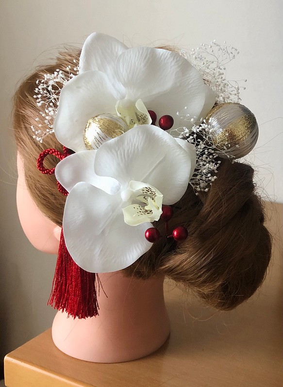 胡蝶蘭の髪飾り 白無垢 色打掛などに 結婚式 成人式 前撮り ヘッドドレス