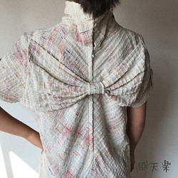 NHK「べっぴんさん」にてももクロ百田さん着用ロングセラー　後ろリボンとバイアス、ハイカラー手織り綿ワンピース　白絣 1枚目の画像