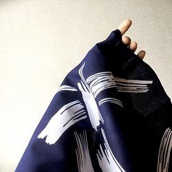 【ハケ目（紺地）】紺地×白・仕立てあがり・浜松注染ゆかた10柄 1枚目の画像