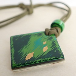 水牛蒔絵ネックレス[緑](送料無料) 1枚目の画像