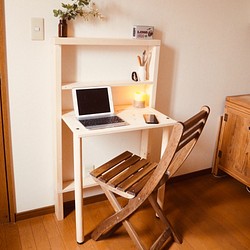 変化する家具【デスク＋（プラス）】折りたためるカワイイ机。お化粧台、作業台、リモートワークに最適。 1枚目の画像