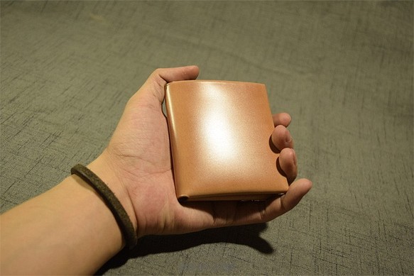 受注製作　カードポケット×2　新喜皮革コードバン　ミニマム財布　生成りカラー　オーダーメイド 1枚目の画像