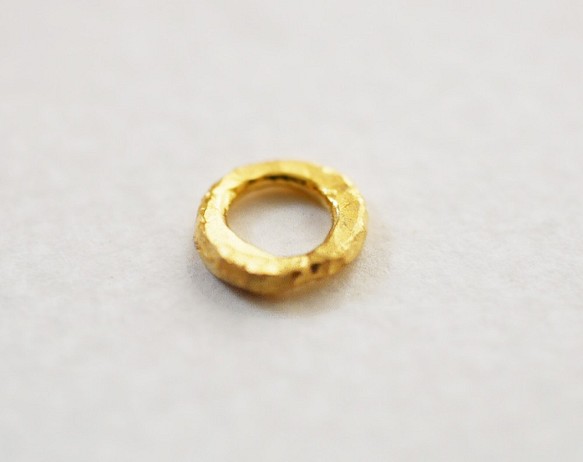 純金 k24 solid gold 小さな  tiny 丸 ビーズ  チャーム 1枚目の画像