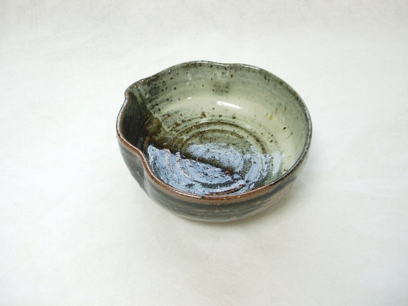 高取焼　瓢形向付　「縁起物」　陶器 約143㎜×135㎜×高さ52㎜ 1枚目の画像