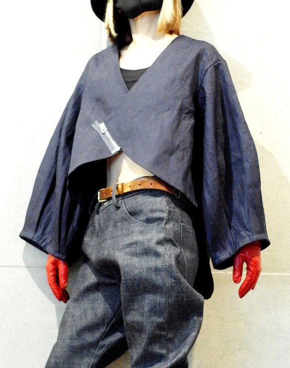 麻のゆったりバルーン袖+ファスナー使いが個性的なジャケット【gri:n ai】 1枚目の画像