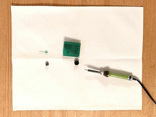 電子工作マット　50cm x 40cm　日本製　帆布マット　はんだ、レジン、分解修理 1枚目の画像