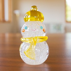 雪だるま(黄色)　クリスマス　ガラスオーナメント 1枚目の画像