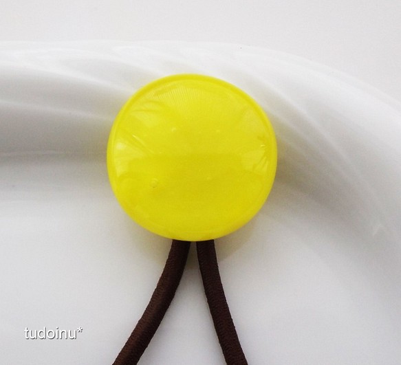 レモン色　ガラス　ヘアゴム　ゴム交換できます♪　黄色　ビタミンカラー　元気　お月見　普段使い　 1枚目の画像