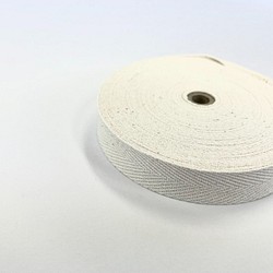 混綿綾テープ　20㎜ 10m巻　湯通し加工　綿テープ　天然素材 1枚目の画像