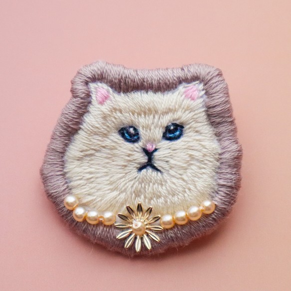 おしゃれ猫さん刺繍ブローチ B ブローチ 水越商店 通販 Creema クリーマ ハンドメイド 手作り クラフト作品の販売サイト