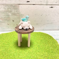 しろくま&小鳥　オブジェ　粘土　ミニチュア小物　椅子　置物 1枚目の画像