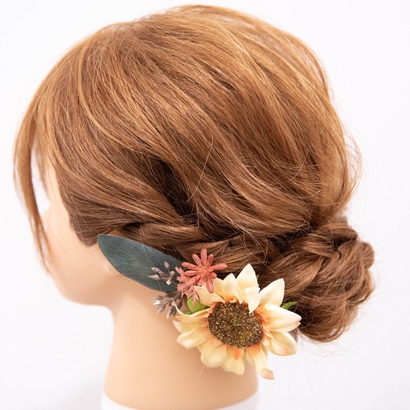 【 夏の結婚式や二次会・パーティーのご列席に 】向日葵の髪飾り アーティフィシャルフラワーのヘッドパーツF 1枚目の画像