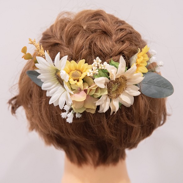 ショートヘアーやショートボブの花嫁様に 向日葵 ひまわり のヘッドドレスe 夏の結婚式や前撮り フォトウェディングに ヘアアクセサリー Soie For Hair 通販 Creema クリーマ ハンドメイド 手作り クラフト作品の販売サイト