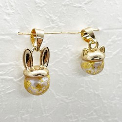 金箔動物淡水珍珠吊飾 第1張的照片