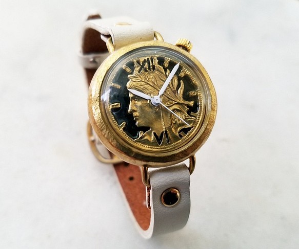 Coin（ローマ）ゴールド　コインをモチーフにした手作り腕時計　MADE　IN　JAPAN 1枚目の画像