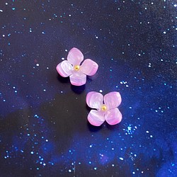 みずみずしい紫陽花のピアス/イヤリング　薄紫 1枚目の画像
