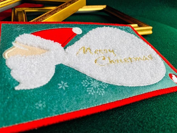 刺しゅうで作った　うれしっしゅのクリスマスカード　サンタのプレゼント編 1枚目の画像