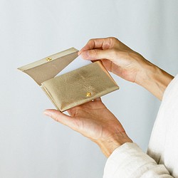 カードケース・ゴールド（イタリア産牛革 箔押し）　コインケース・小物入れにも使えます 1枚目の画像
