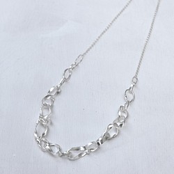 ”to be continued"silver necklace 第1張的照片