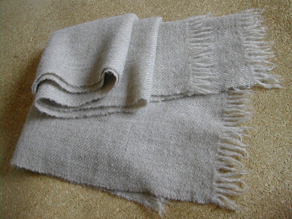 手紡ぎ 手織り ショール  ハーフブレッドナチュラルカラー 1枚目の画像