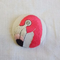 flamingo hand embroidery brooch 第1張的照片