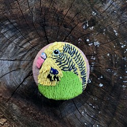 黄色鳥手刺繍胸針 yellow bird hand embroidery brooch 第1張的照片