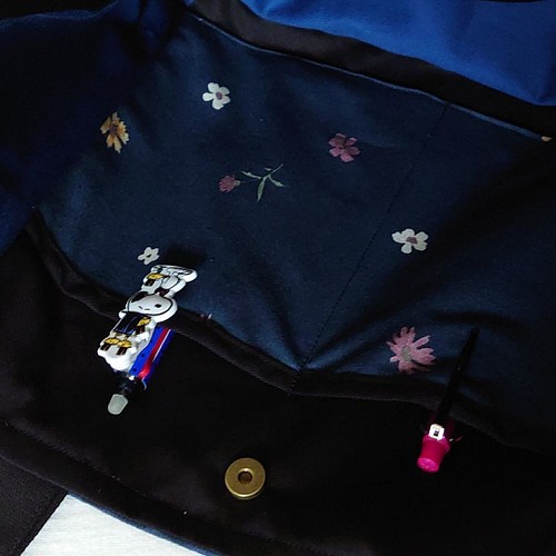 ꕤ受注製作ꕤ フラワーガーデン サイドポケット 肩掛けトートバッグ 