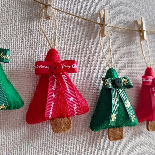 ☆*°クリスマスガーランド☆*° ribbon＆buttonのminiツリー ガーランド 