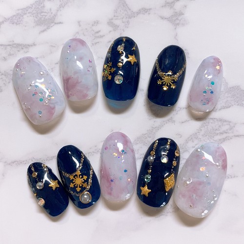 ネイルチップ No 017 クリスマスネイル 冬ネイル 雪の結晶 ニュアンスネイル ネイビー ネイルチップ ネイルシール Y S J Nail 通販 Creema クリーマ ハンドメイド 手作り クラフト作品の販売サイト