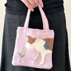 三毛猫と一緒にちょっとお出かけバッグ　手編み　 1枚目の画像