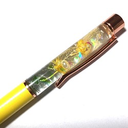 琉球ガラス入りレモンカラー　ハーバリウムボールペン(黄色） 1枚目の画像